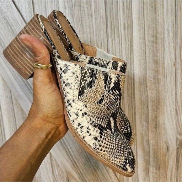 Madewell The Carey Mule in Snake Embossed Leather - Picture 12 of 16